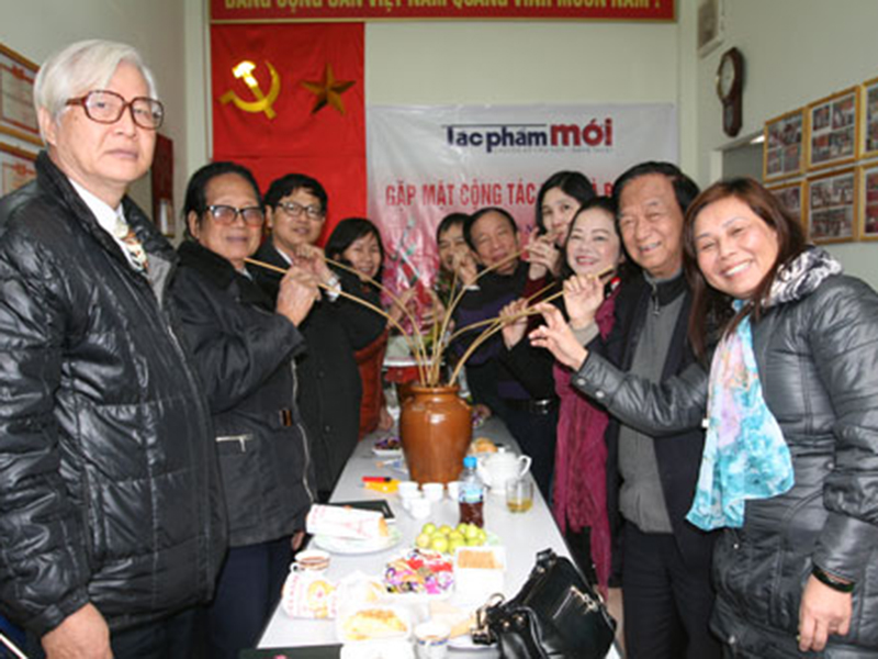 TÁC PHẨM MỚI sẽ đi sâu vào các chuyên đề VH - XH